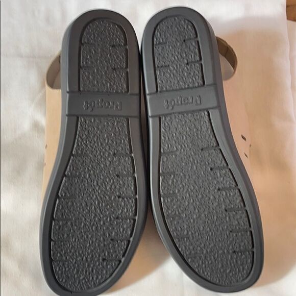 PROPET TAUPE LEATHER SANDALS.  NEW - Picture 5 of 11